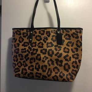 Leopard print Coach shoulder bag!